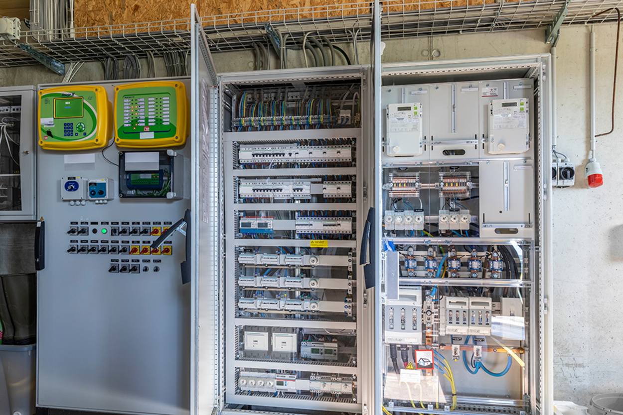 Nieder­spannungs­anlagen bei Gebhard Fürst Elektrotechnik GmbH in Hüttlingen