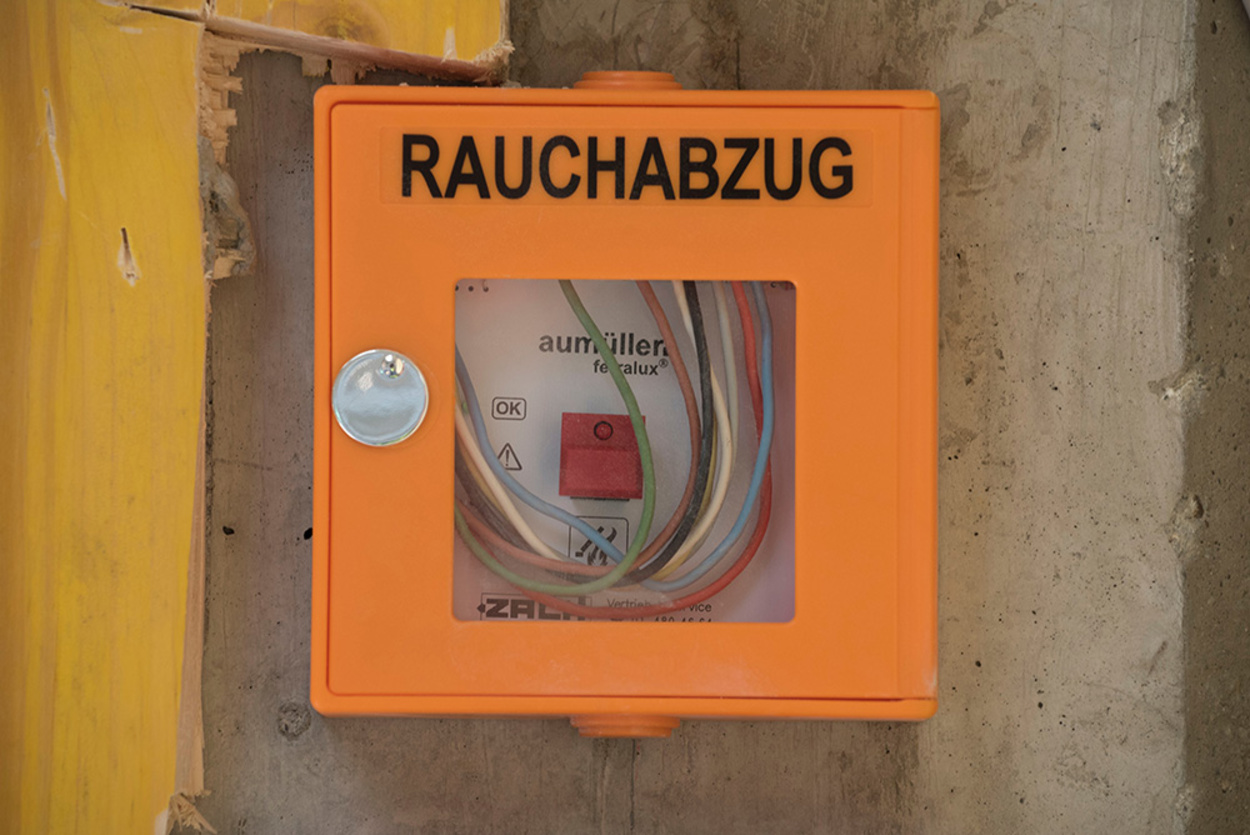Rauchwärme­abzug bei Gebhard Fürst Elektrotechnik GmbH in Hüttlingen