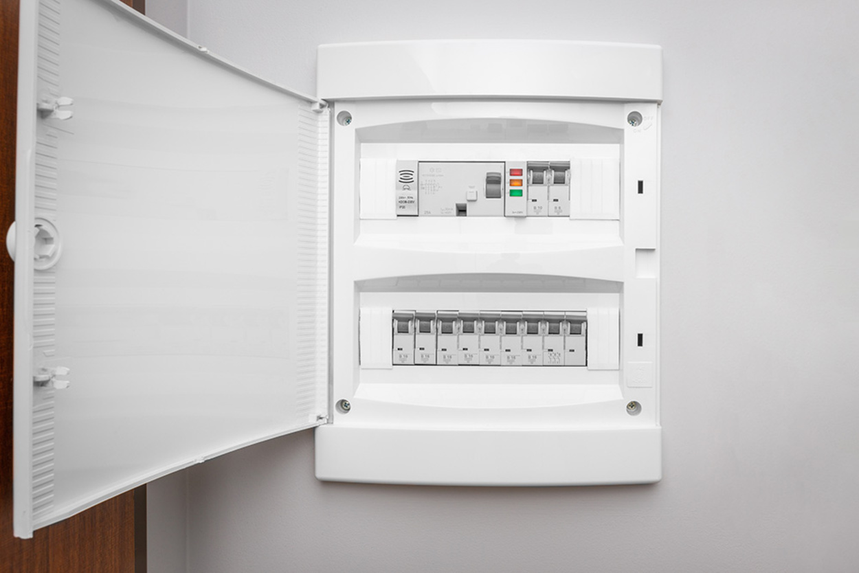 Über­spannungs­schutz bei Gebhard Fürst Elektrotechnik GmbH in Hüttlingen